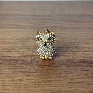 Vintage Gold Rhinestone Owl Brooch Pin Green Eyes Sparkly Crystal Accent 1.5”